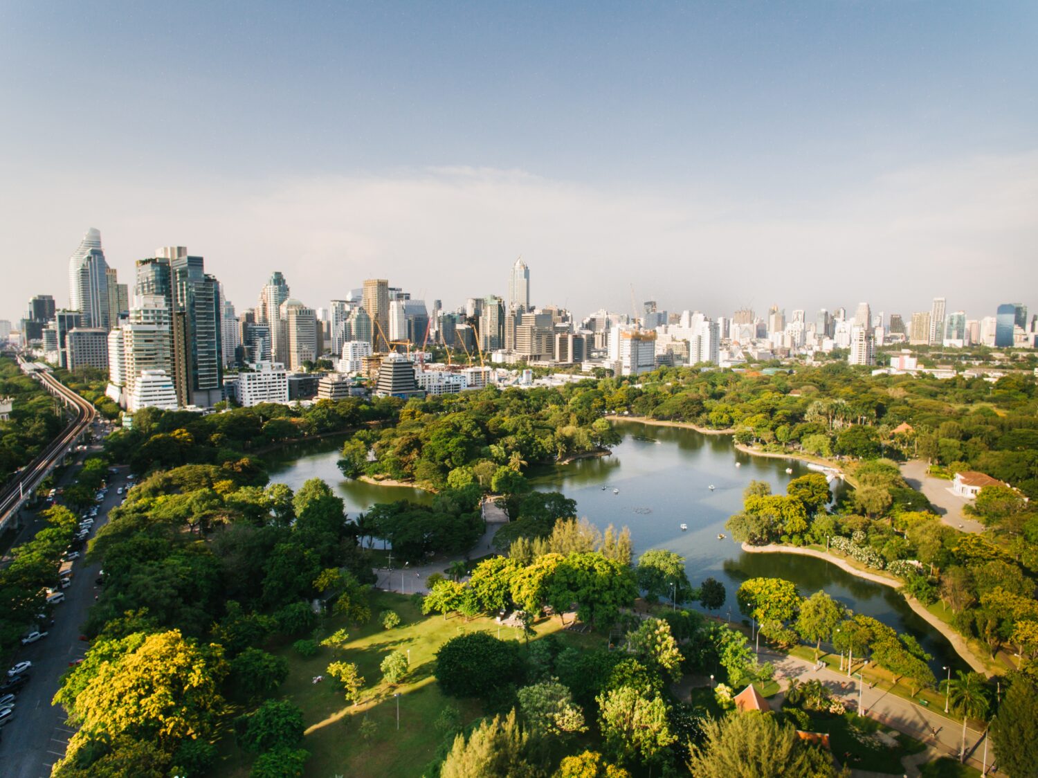 Lumpini Park in Bangkok, Ideal for motorbike route